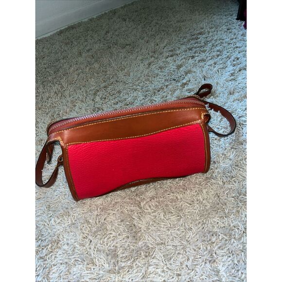 Vintage Dooney & Bourke Red & Brown "All Weather Leather" Shoulder Bag - Picture 3 of 11